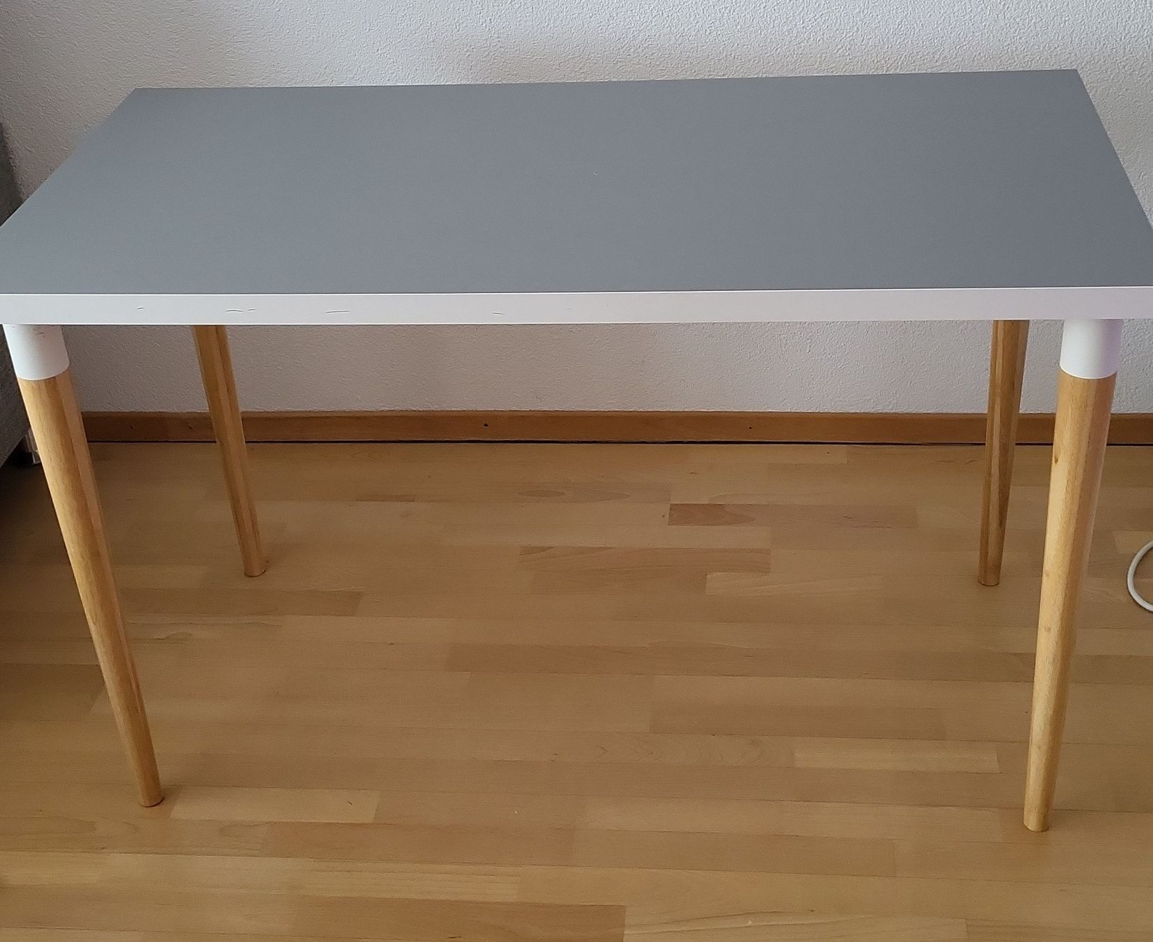 Scrivanie: Ikea Schreibtisch – Usato da St. Gallen venduto da DarioB77