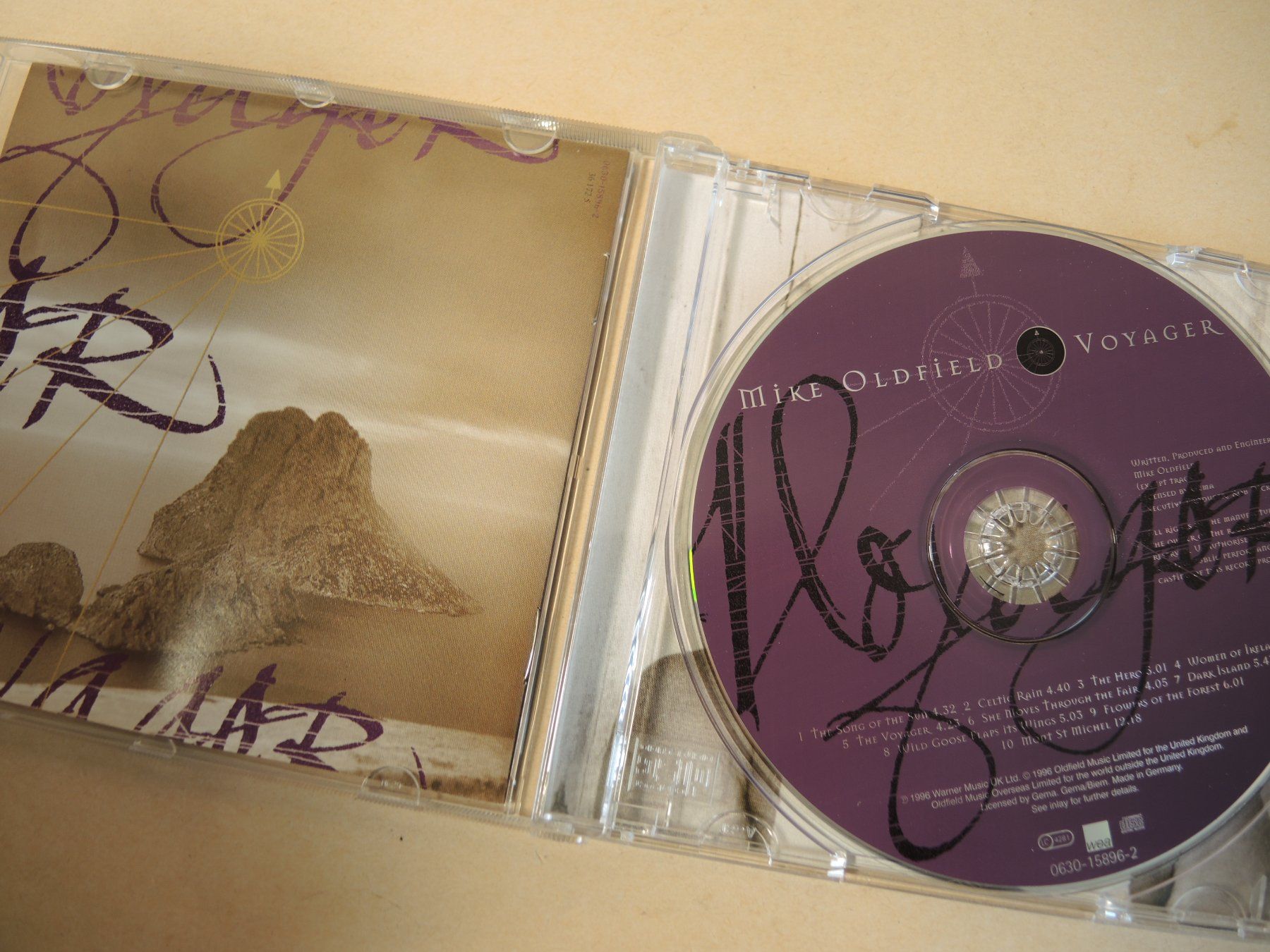 CD: Mike Oldfield - Voyager - CD Album – Usato da Rorschach venduto da maeck8 1
