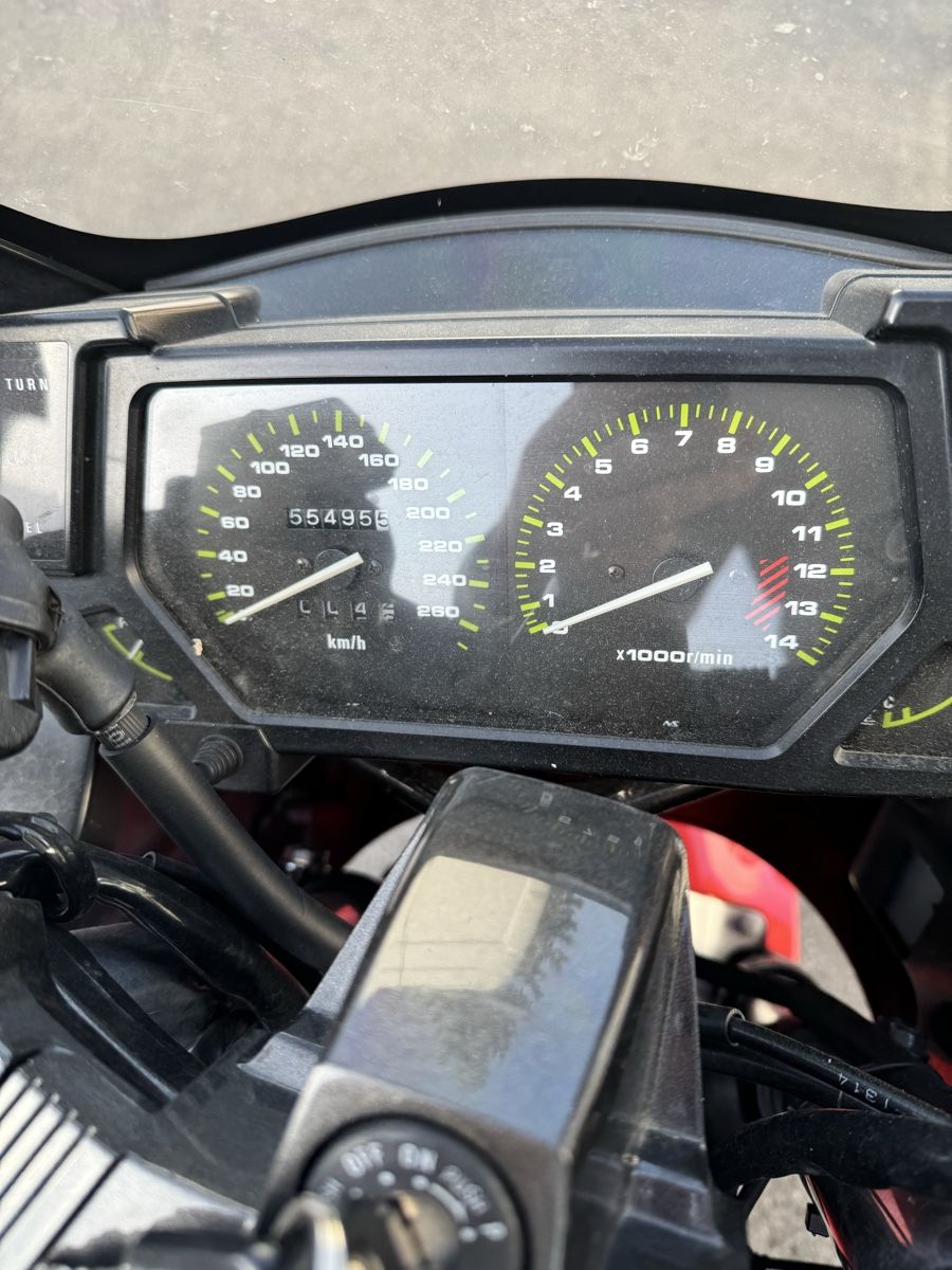 Kawasaki Strada: Kawasaki GPX 750 R – Usato da Steffisburg venduto da mer_jv9f 4