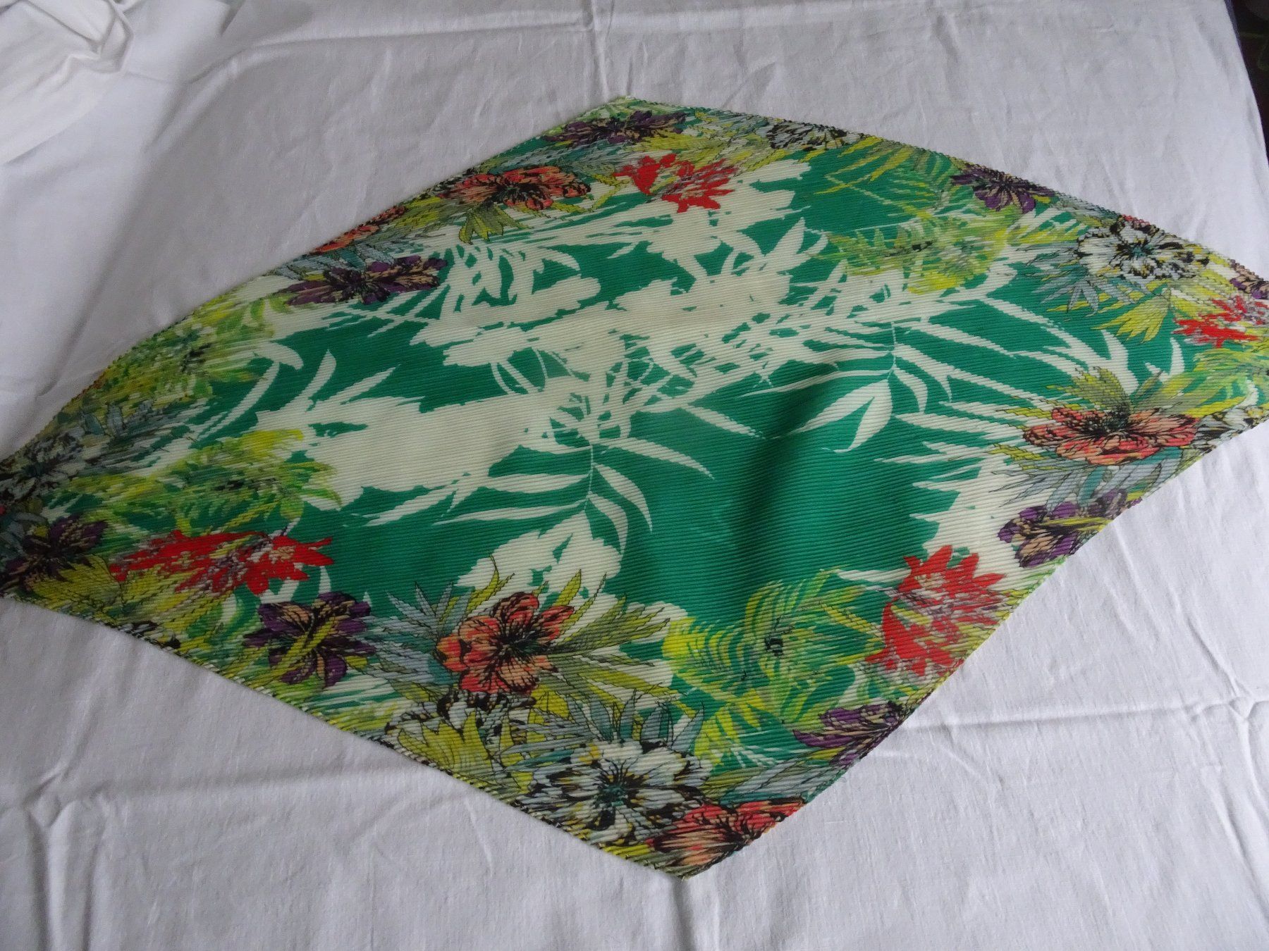 Foulard & Sciarpe: Grünes Tuch – Usato da männedorf venduto da purzelchen