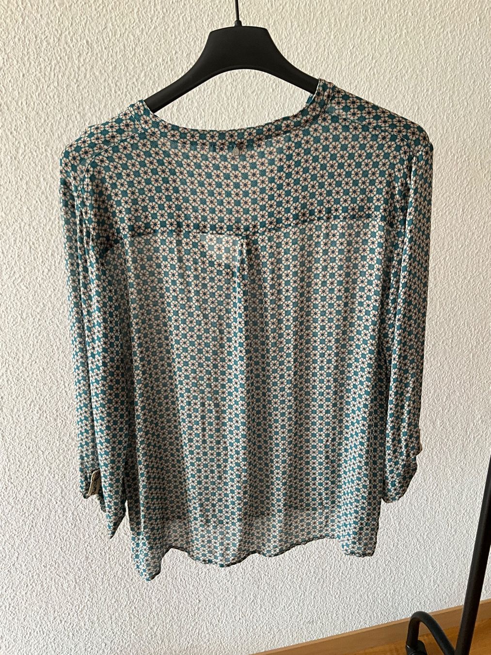 Nile Blusen: Bluse NILE Gr. M – Neu (gemäss Beschreibung) aus Muri b. Bern von VmuriV 1