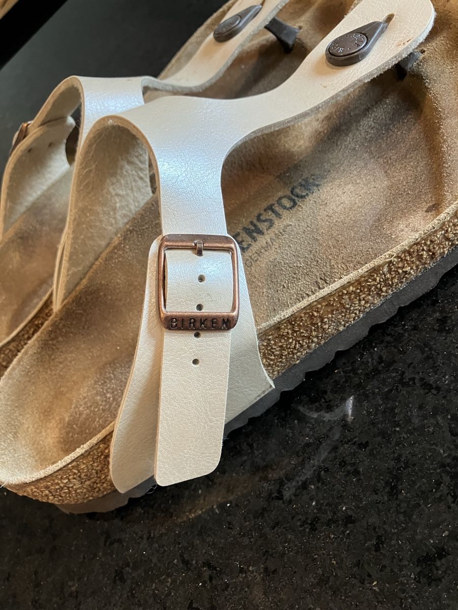 Birkenstock Scarpe da donna: Birkenstock Gizeh Perlmuttweiss Gr. 39 – Usato da Nassenwil venduto da Coach86 1