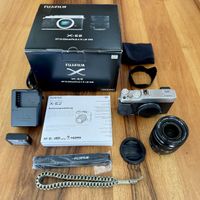 Digitalkamera Fujifilm X-E2 mit Objektiv 18-55mm silber