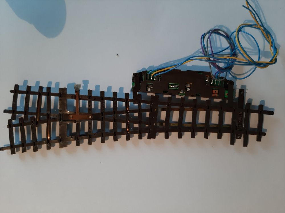 Bemo Modelleisenbahnen: Bemo H0m 4207 000 Weiche links 12° mit Antrieb – Gebraucht aus Thun von Schwarzsee48 5