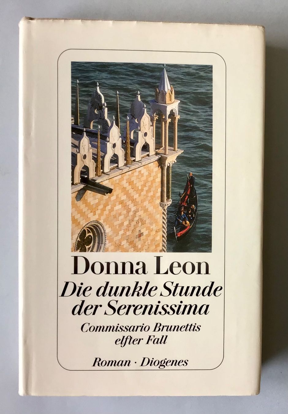 Libri: Donna Leon, Fall 11: Die dunkle Stunde der Serenissima – Nuovo (secondo la descrizione) da Bubendorf venduto da Alpenheidi