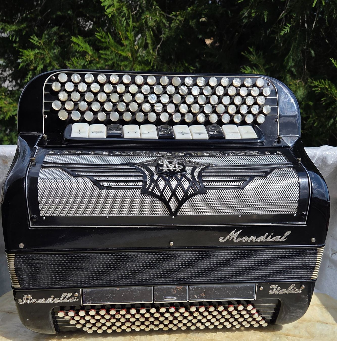 Musikinstrumente: Accordéon Stradella à Gradin 4 voix – Gebraucht aus Penthalaz von EvandroLuz