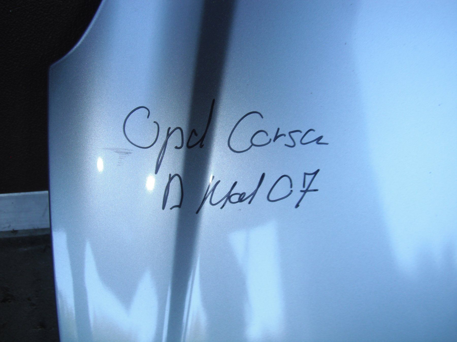 Opel Tutti pezzi di ricambio auto: Opel Corsa D Motorhaube silbergrau – Usato da Ruswil venduto da bauz01 1