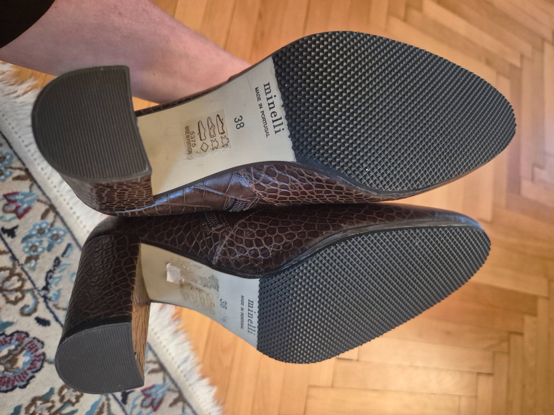 Scarpe da donna: Stiefeln Minelli Gr.38 neu – Usato da Küssnacht am rigi venduto da xxmajda 6