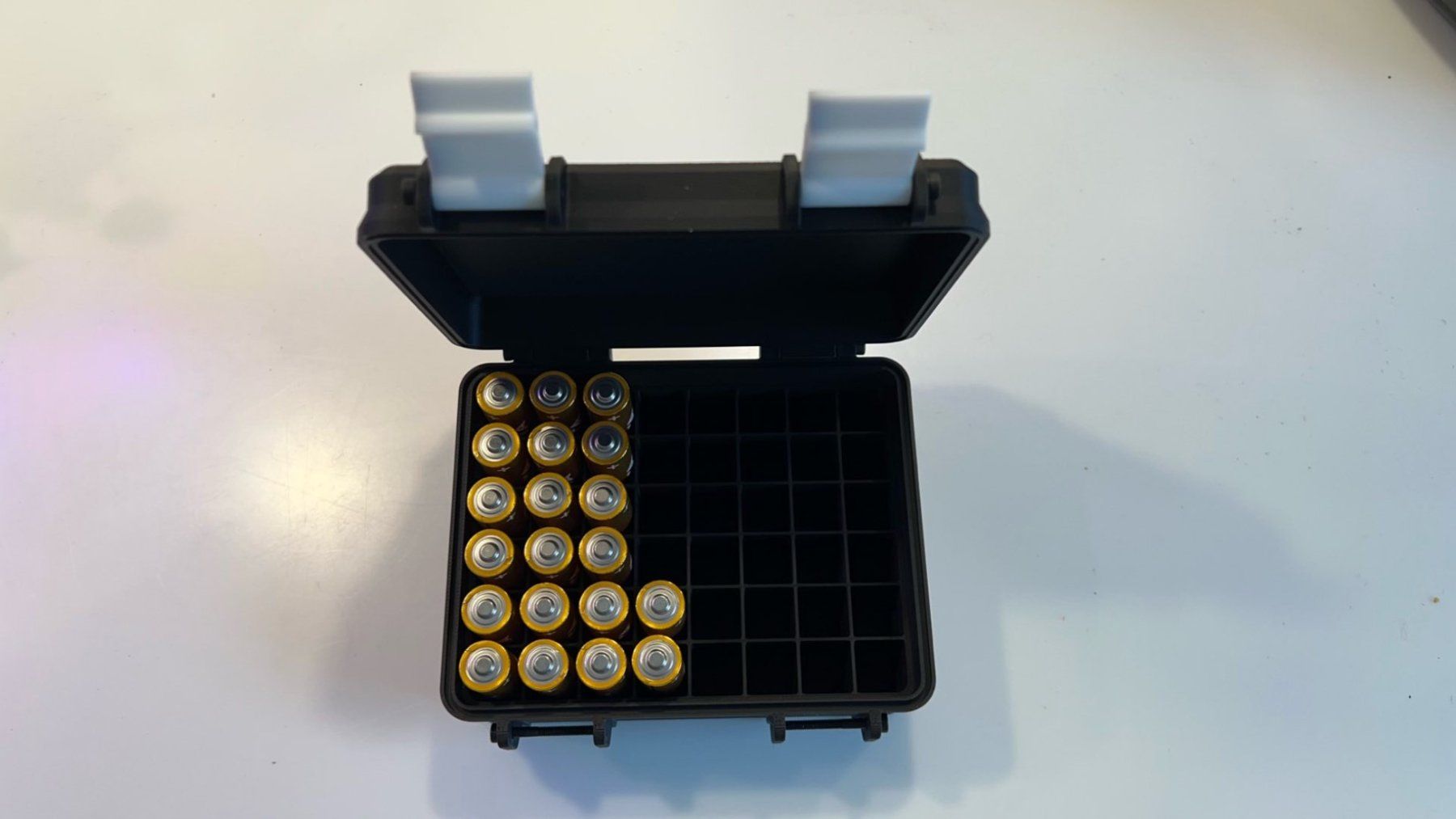 Altro per la casa: AAA Batteriebox / Organizer  kompakt, sicher – Nuovo (secondo la descrizione) da Felben-wellhausen venduto da vik_t8bz 1