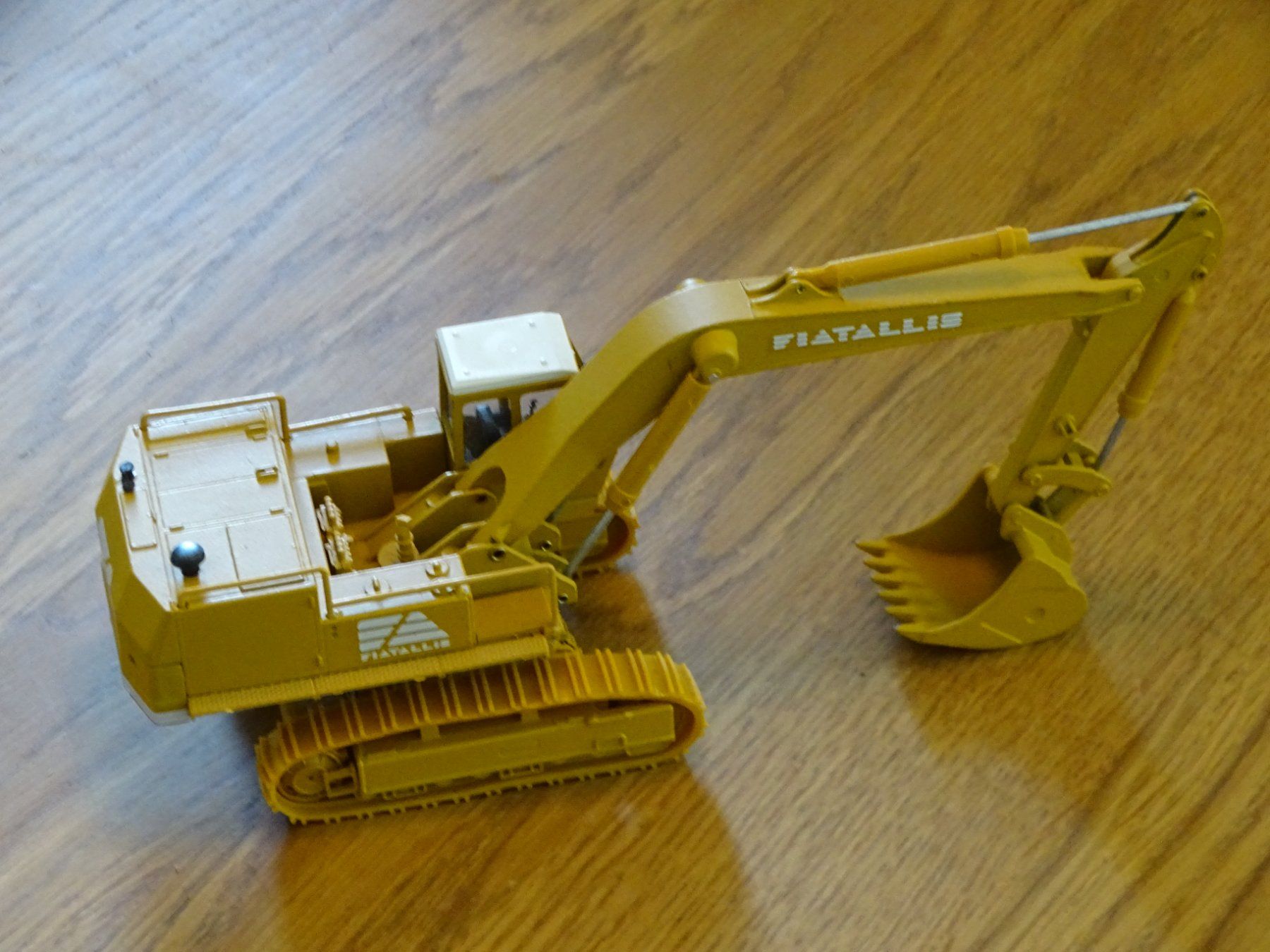 Modellbausätze & Standmodelle: Bagger Metall 1:50 – Gebraucht aus Hirzel von Musicman03 2