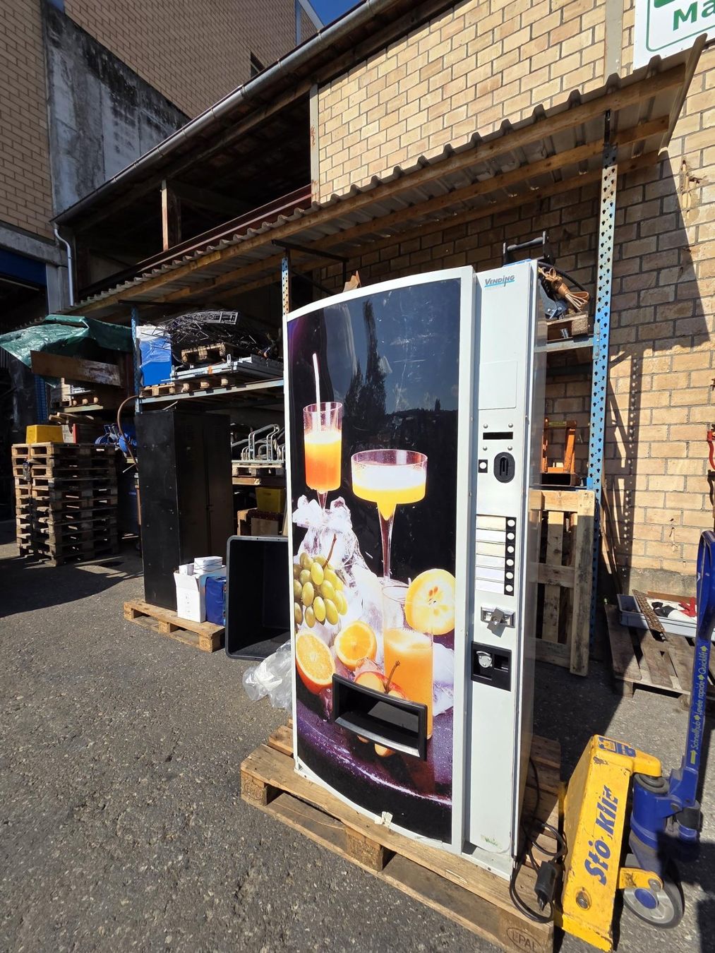 Autres pour la gastronomie & hôtellerie: Getränkeautomat – D'occasion à Hochdorf par Honauer89