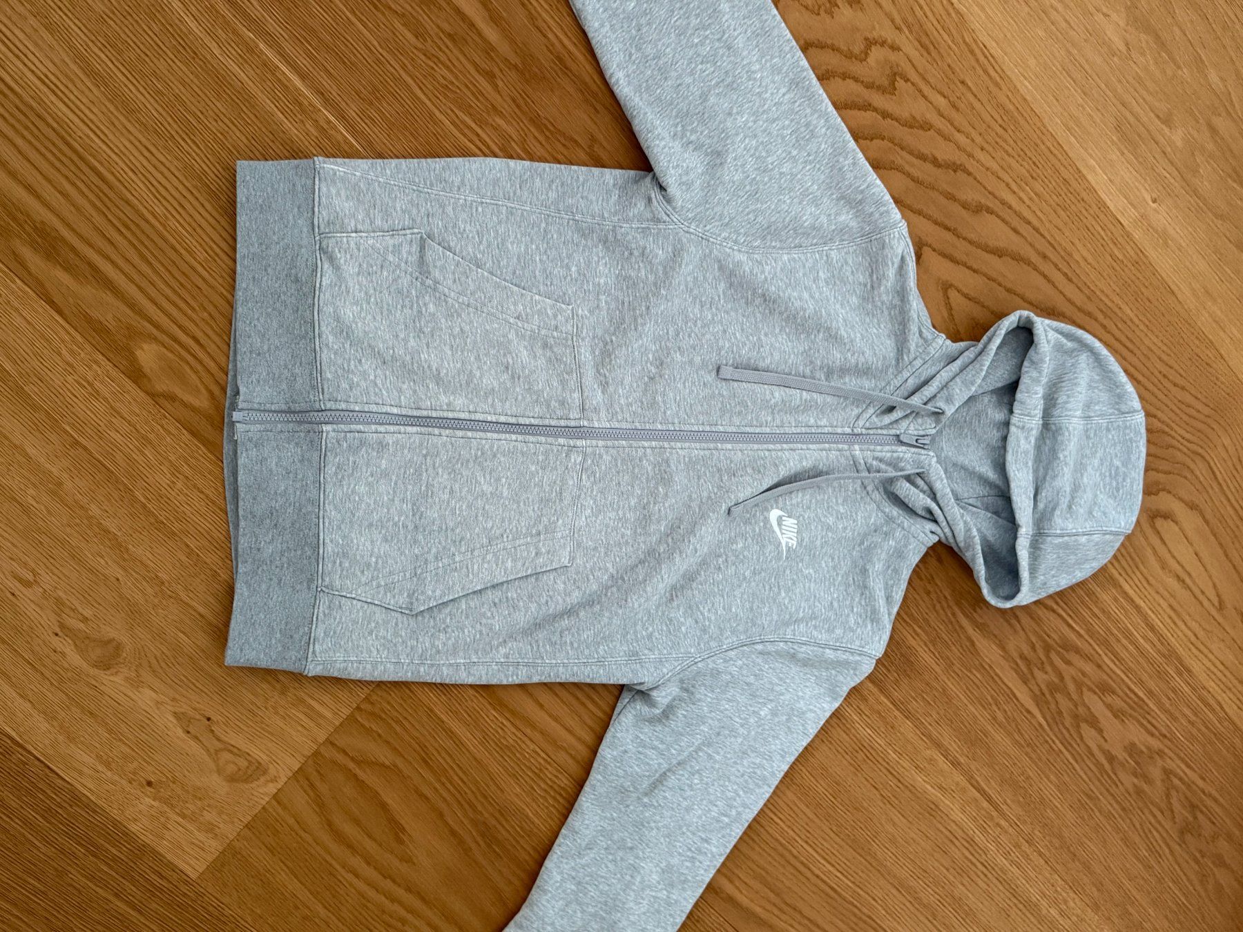 Nike Giacche: Nike Trainerjacke – Usato da Killwangen venduto da qsu_zdj8
