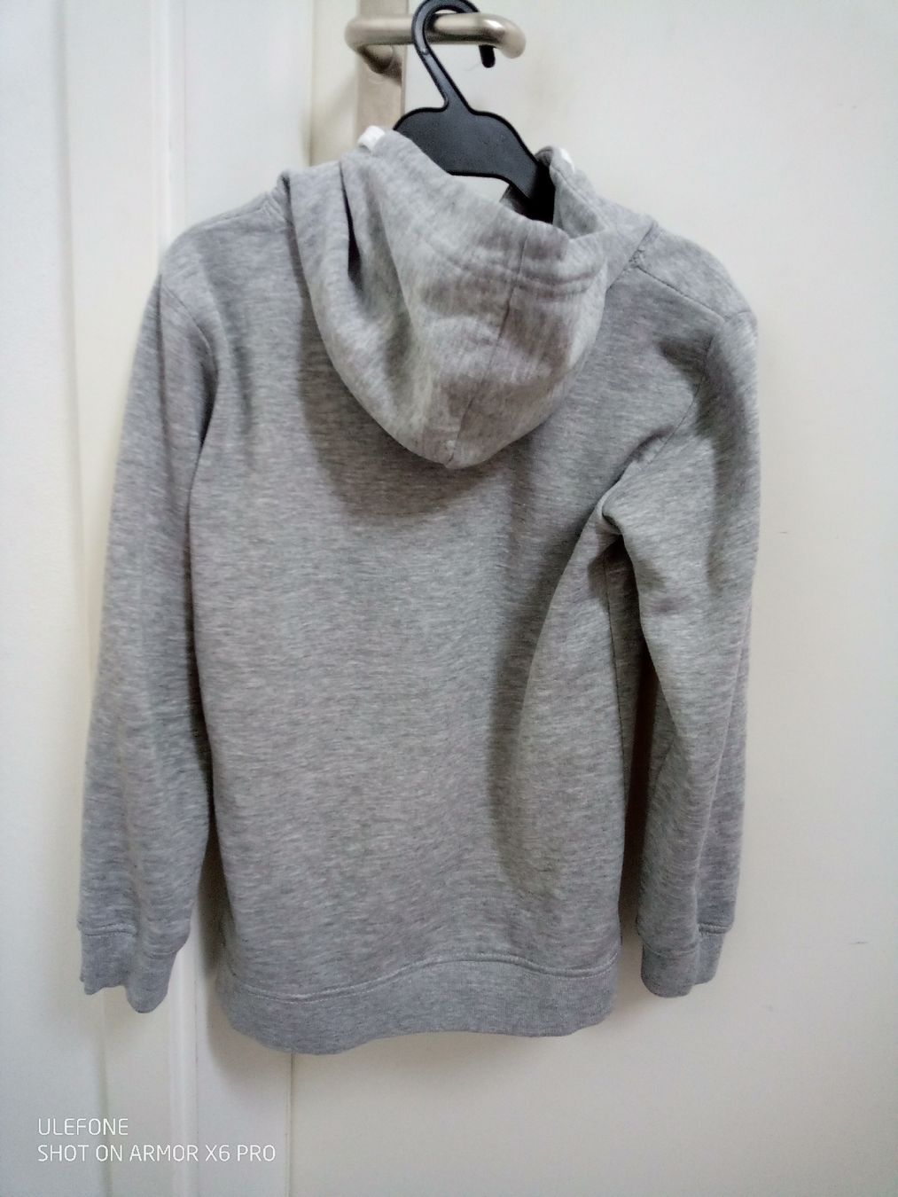Maglioni & Felpe: Kapuzenpullover /Hoddie, Pulli Grösse 134 – Usato da Volketswil venduto da Car1 1