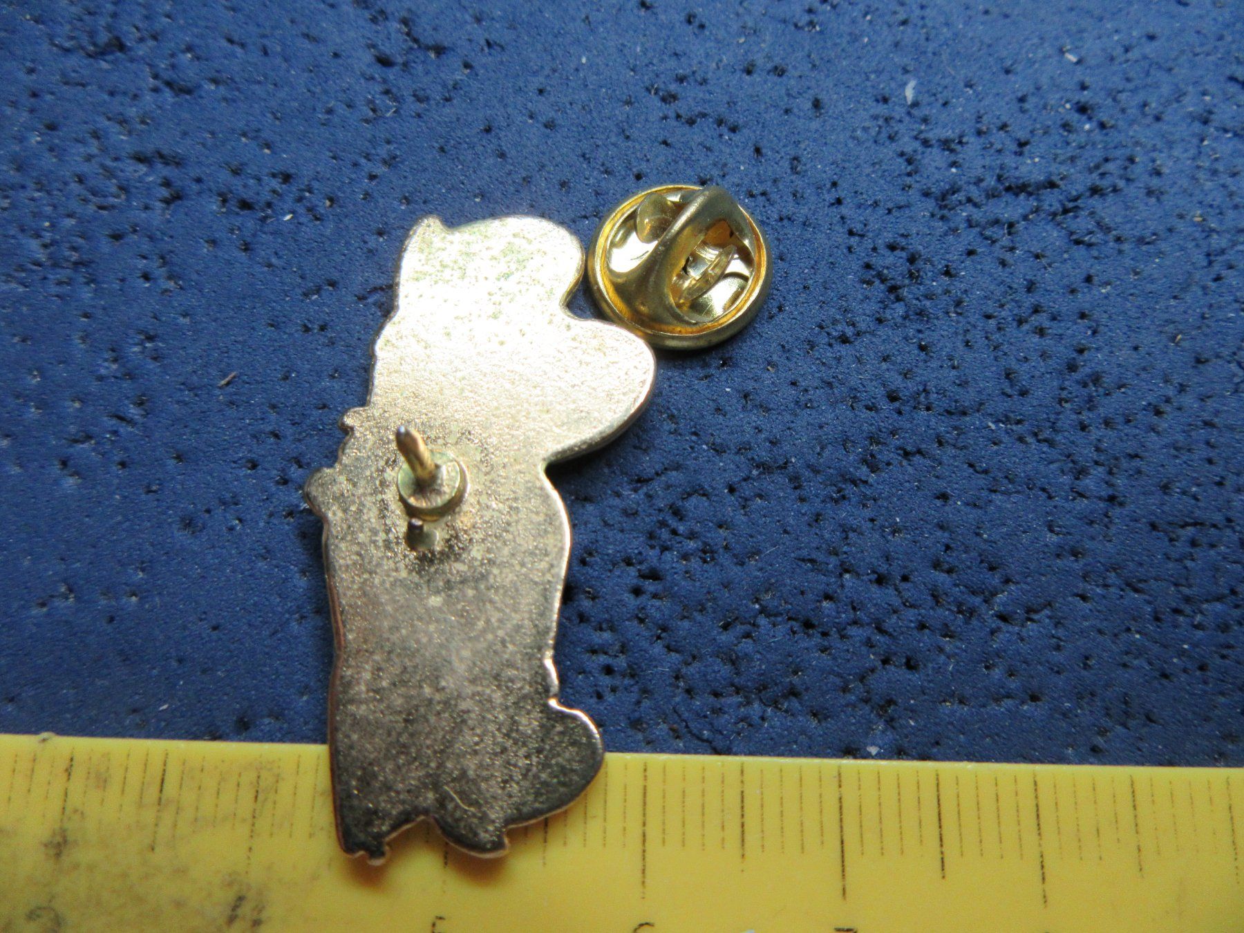 Placchette & Badge: OLDTIMER AUTO PIN GEPRÄGT GOLDIG VINTAGE – Usato da Ettingen venduto da Hausi4711 1