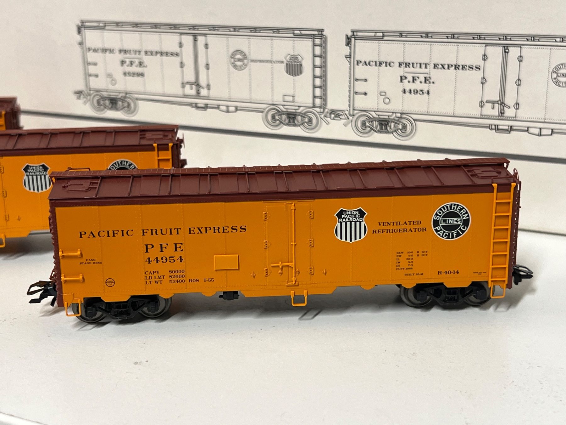 Märklin Modellini di ferrovie: Märklin 45680 Reefer Set PACIFIC FRUIT EXPRESS H0 AC – Nuovo (secondo la descrizione) da Neuenhof venduto da ludovicco 1