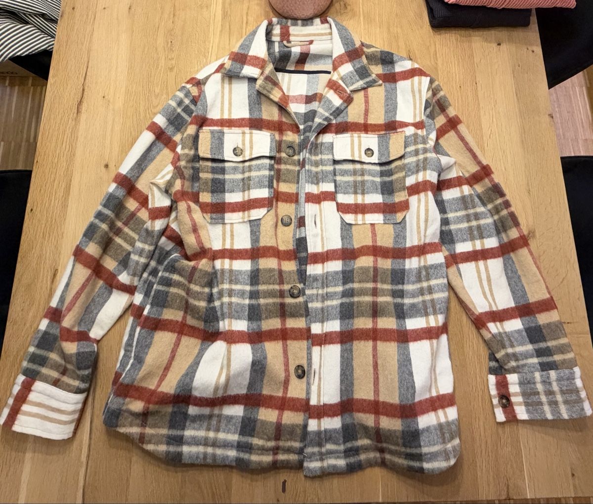 Lots de vêtements: Verkaufe Grösse L Hemden – D'occasion à Kloten par ble_2qbc 3
