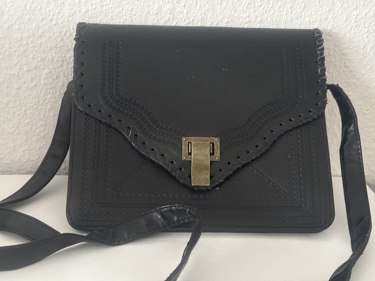 Borse da donna: Schwarze Handtasche ATMOSPHERE,  NR.11 – Usato da Wallisellen venduto da AS.TZ.