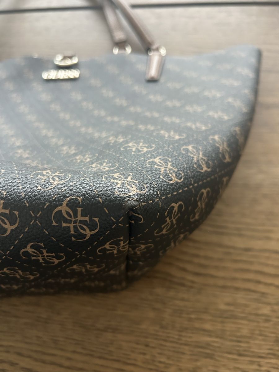 Guess Borse da donna: Guess Handtasche, leichte Gebrauchsspuren – Usato da Basel venduto da maura.bachmann 2