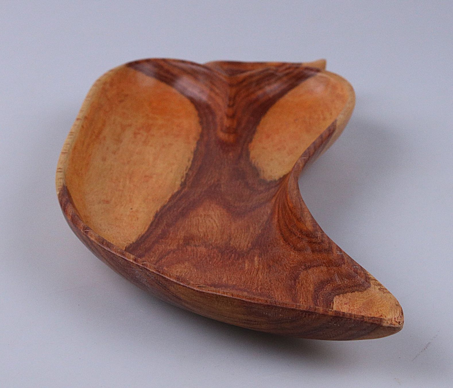 Plateaux: Holzschale mit Griff Blattform – D'occasion à Volketswil par brockipfannenstil 1