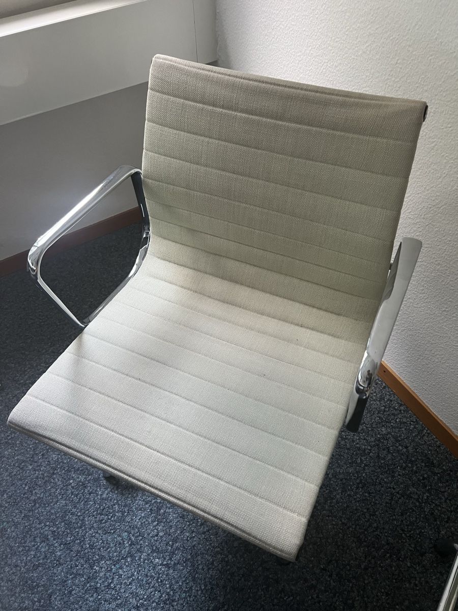 Vitra Sedie: Vitra EA 107 // 4 Stühle – Usato da Oberrieden venduto da wisnight 3