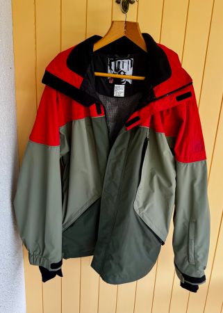 Stylische Winterjacke und Skihose - Top Zustand!