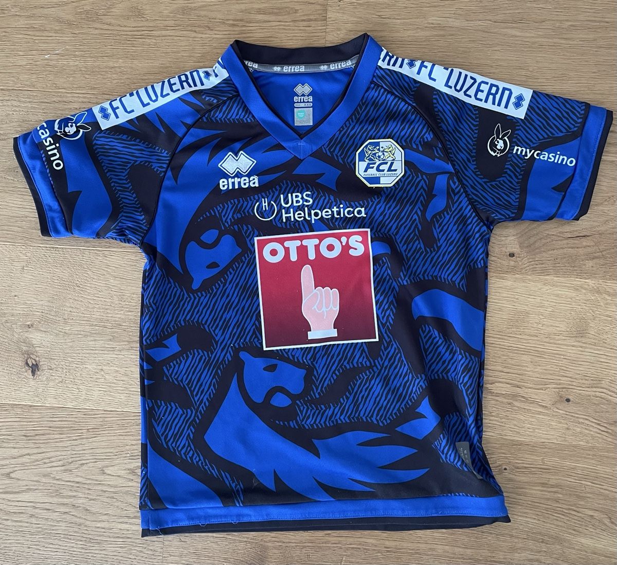 Scarpe, pantaloni & magliette da ginnastica: FCL Trikot – Usato da Hellbühl venduto da Forny1