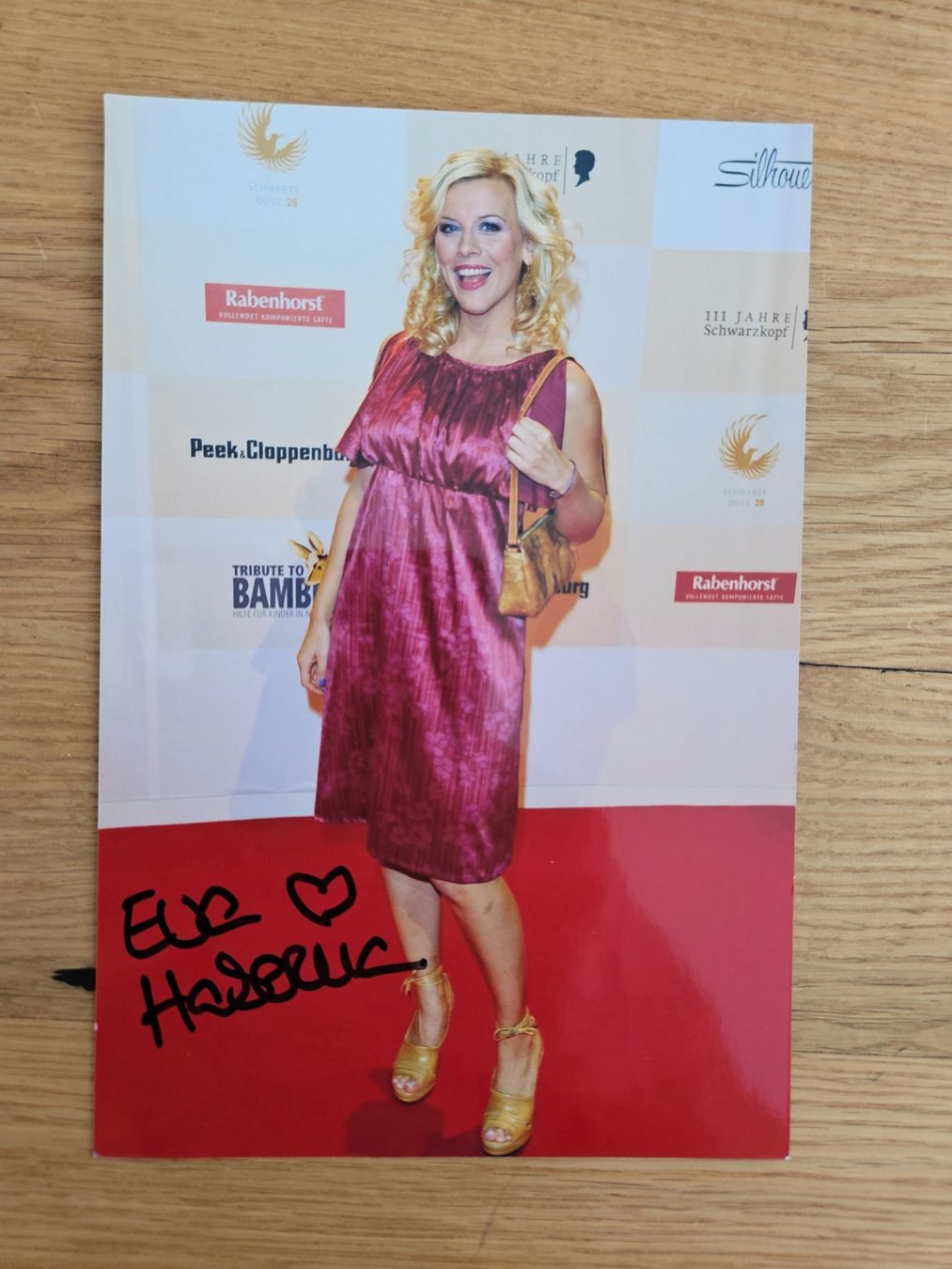 Autografi: Handsigniertes Eva Habermann Photo – Usato da Azmoos venduto da agt_gjj8