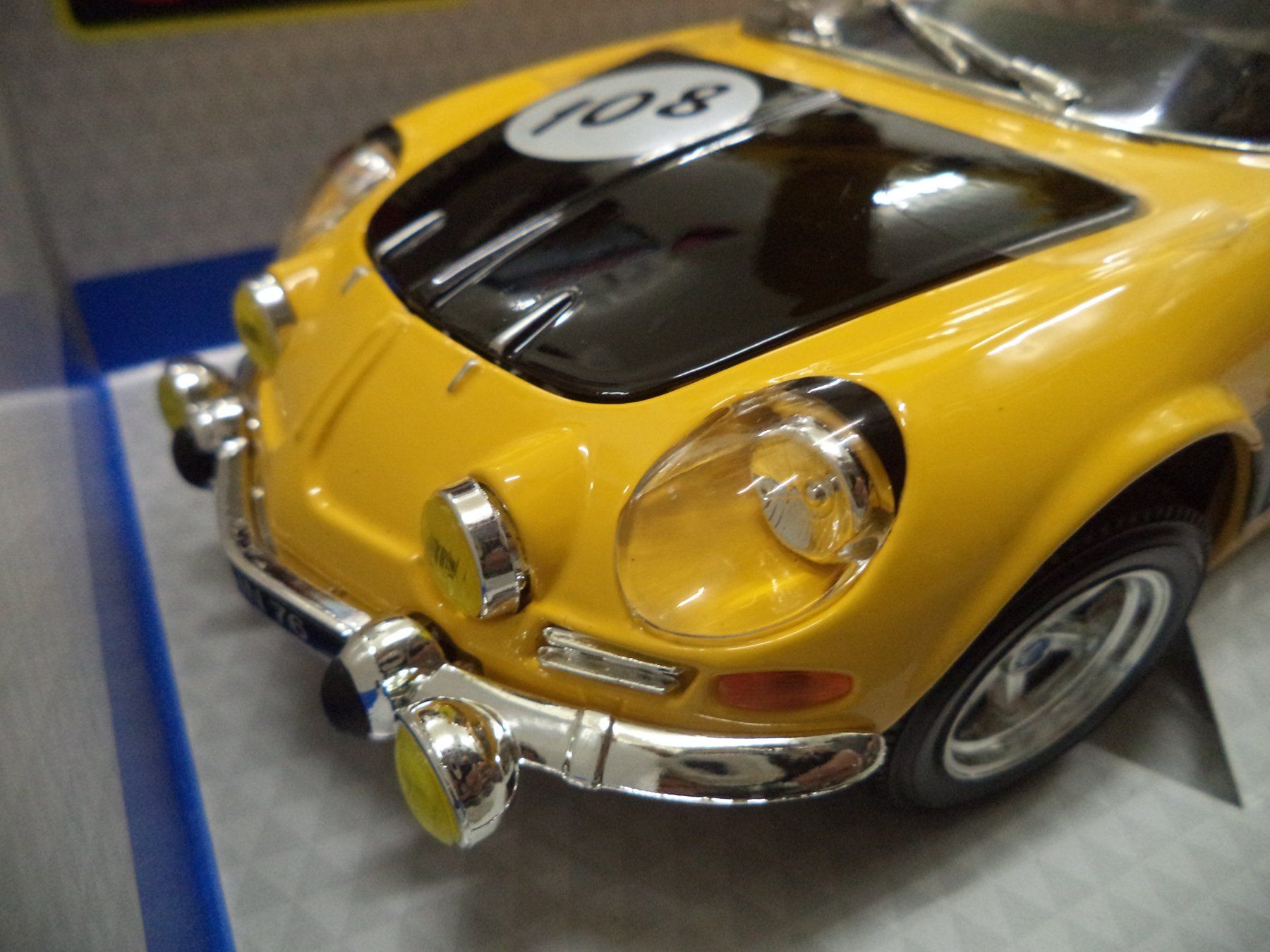 Bburago Modellini d'auto: burago Alpine Renault A110 1:18 – Nuovo e nell'imballaggio originale da Rieden AG venduto da Wirth03 2