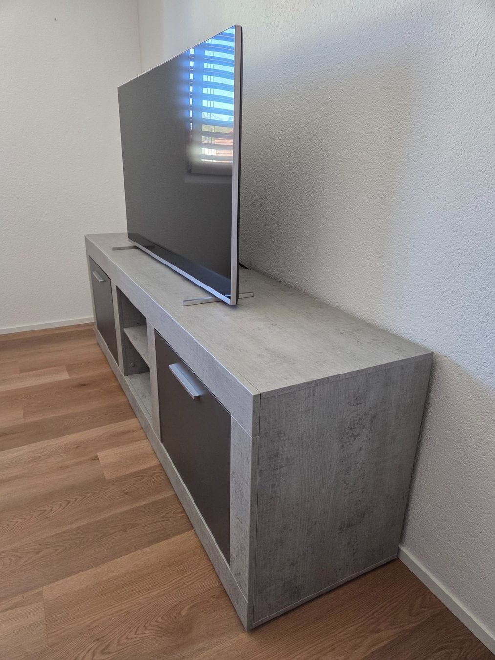 TV Möbel: Fernsehmöbel / Sideboard grau/anthrazit – Gebraucht aus Sirnach von reg_bw5q 1