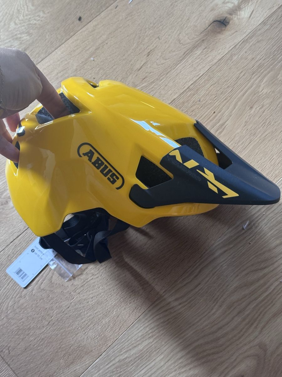 Caschi: NEU Abus Fahrradhelm Gr 48-55 cm  – Nuovo e nell'imballaggio originale da Wädenswil venduto da dorodi 1