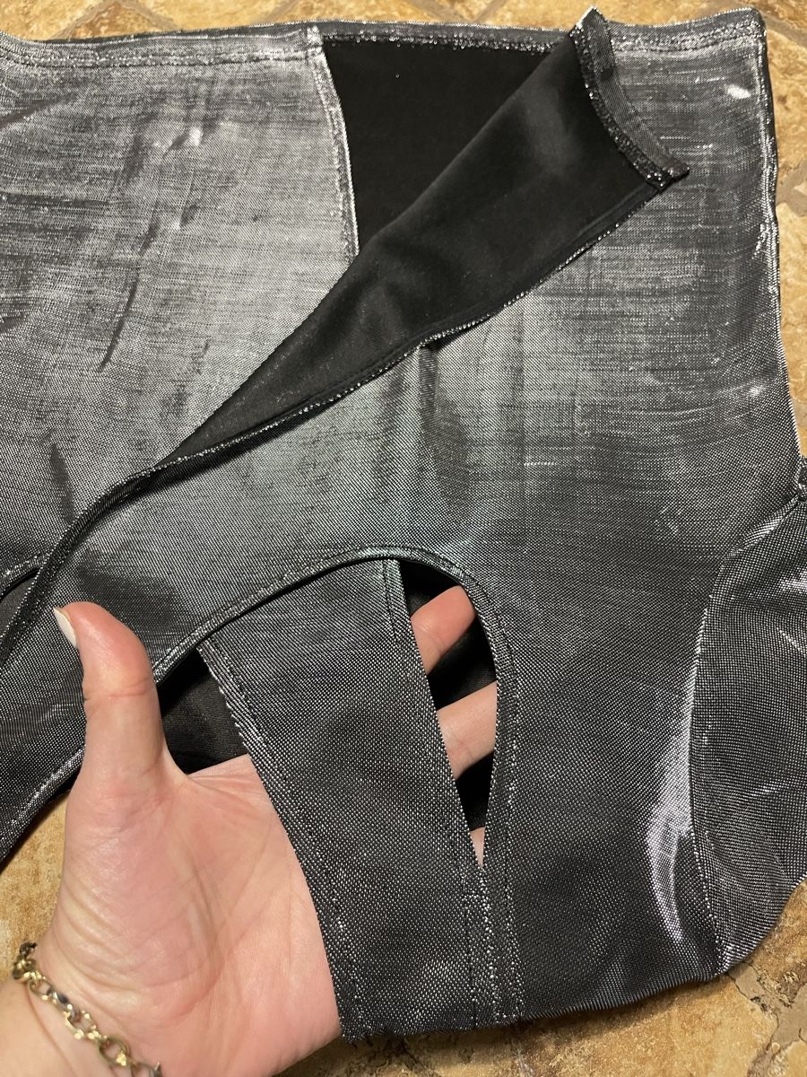 Top: Top corto Lurex argento "Dance Floor" - Stile unico e audace – Nuovo (secondo la descrizione) da Gordevio venduto da LanaZimm 2