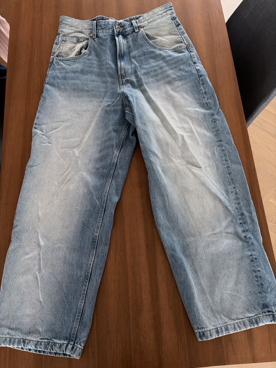 Bershka Jeans: Blaue Jeans – Nuovo (secondo la descrizione) da Dietikon venduto da me9_mh2j