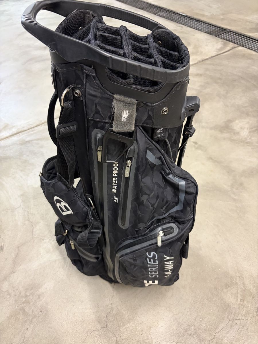 Borse: Bennington Golf Bag Black Used Condition with rain cover – Usato da Forch venduto da senson 6