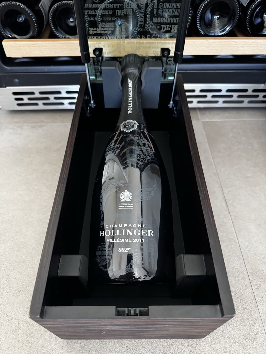 Vino: Bollinger Champagne Brut 2011 - 007 James Bond Edition – Nuovo e nell'imballaggio originale da Sementina venduto da VS_95 1