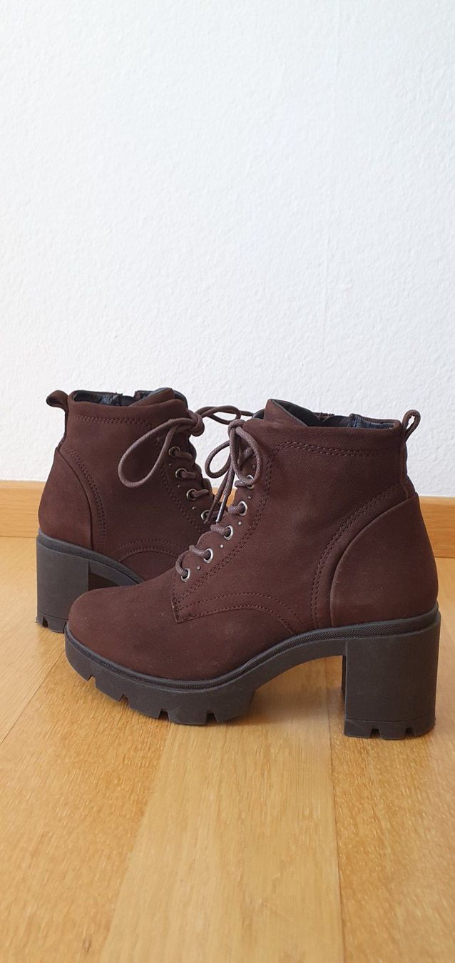 Damenschuhe: Fast NEU Lasocki Damenstiefel Gr. 36 – Gebraucht aus Bern von fede736 1