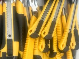 Restposten 45 Stück Cuttermesser Teppichmesser Abbrechmesser