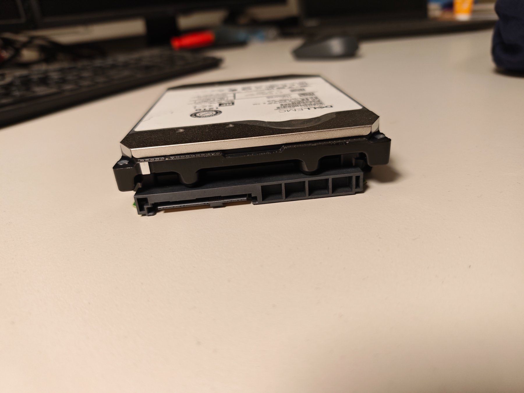 Dell Dischi rigidi: Dell EMC 12 TB Enterprise SAS – Usato da Zürich venduto da initfour 1