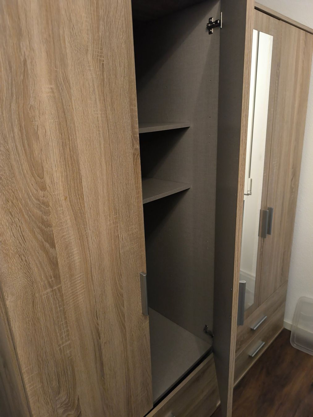 Armadi: Kleiderschrank – Usato da Aarburg venduto da Rbstarr 1