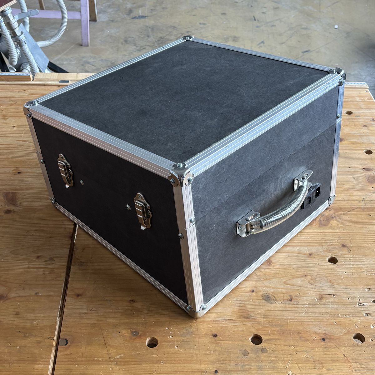 Instruments de musique: Eurorack Case mit Stromversorgung 9U, 84HP – D'occasion à Bern par simonlanz1 2