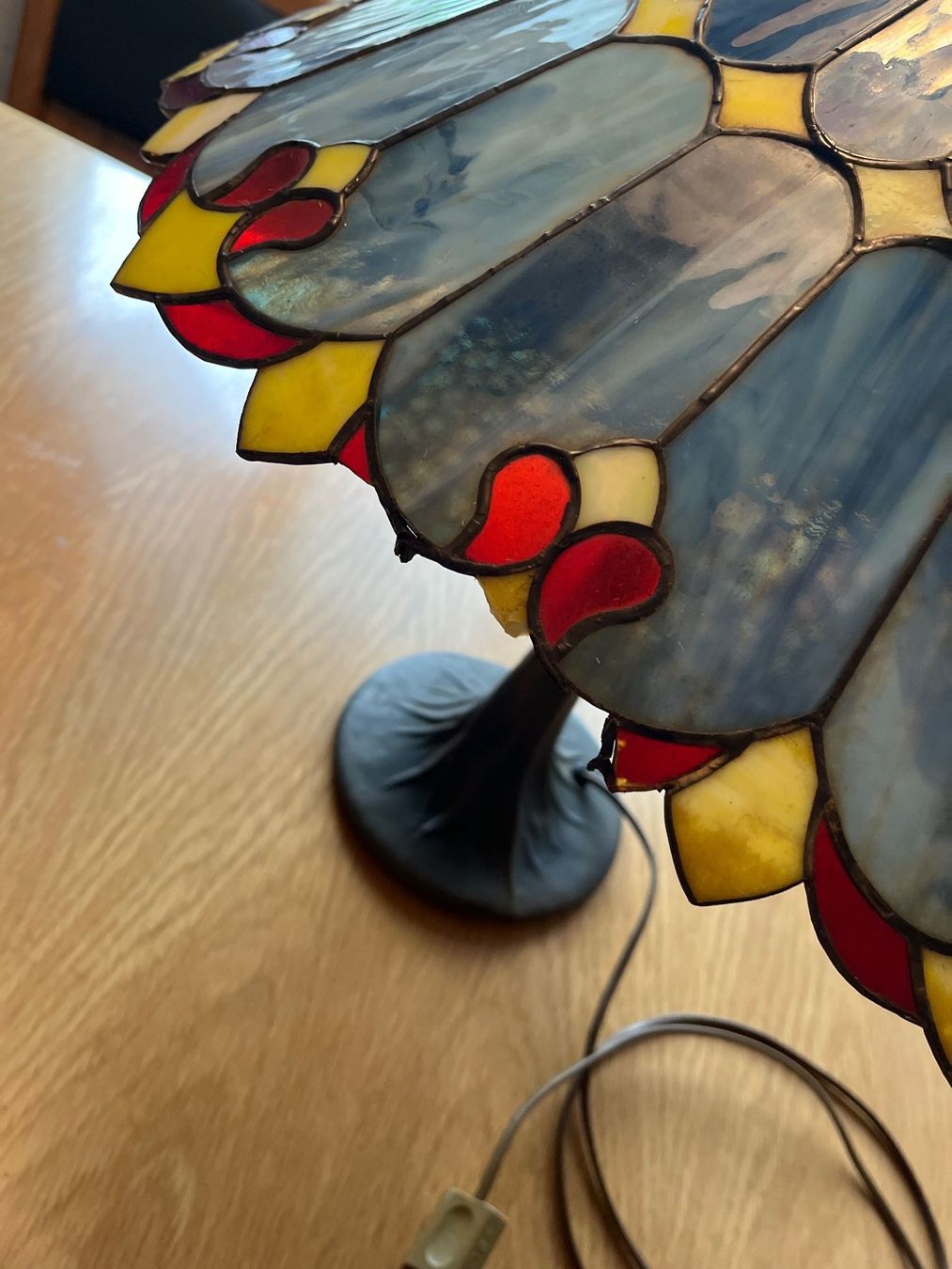 Lampade: Schöne Bleiverglaste Tischlampe – Usato da St.Pantaleon venduto da loewin71 4
