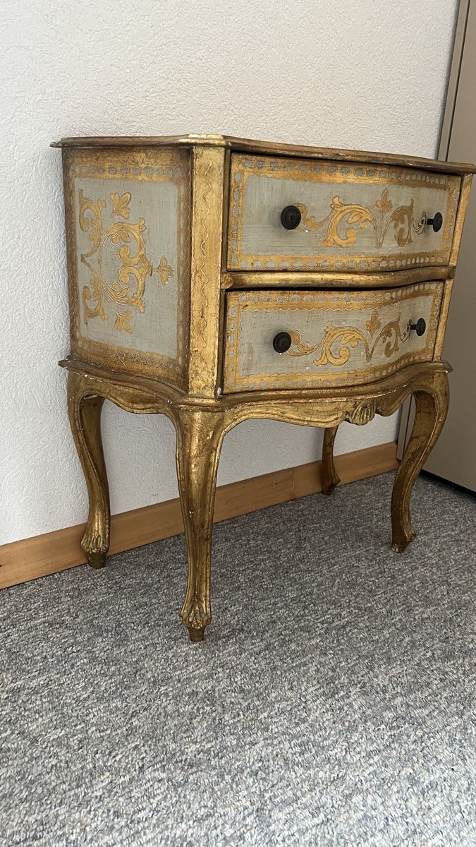 Cassettiere: Luxus Florentiner Holzkommode – Usato da Bretzwil venduto da .Schoggi. 1