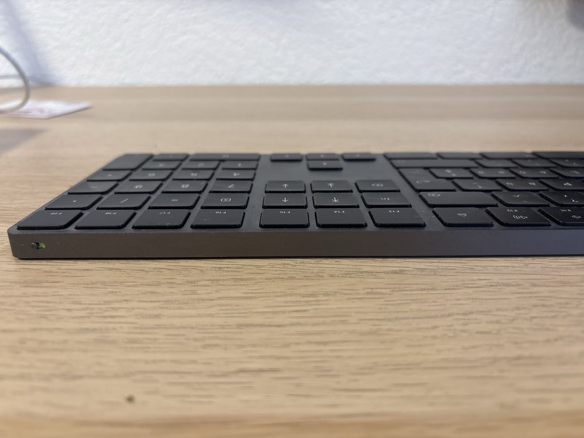 Apple Claviers: Apple Magic Keyboard mit Ziffernblock, Spacegrau, neuwertig – Neuf (Voir description) à Disentis/Mustér par mca_x5p8 1