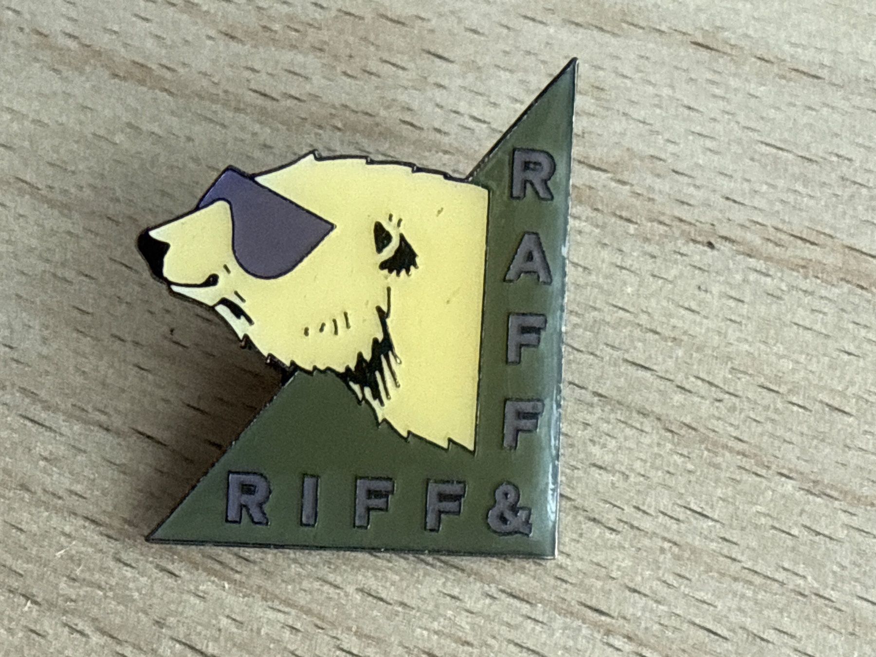 Placchette & Badge: Pin Riff & Raff – Usato da Glattbrugg venduto da Schweigmatt