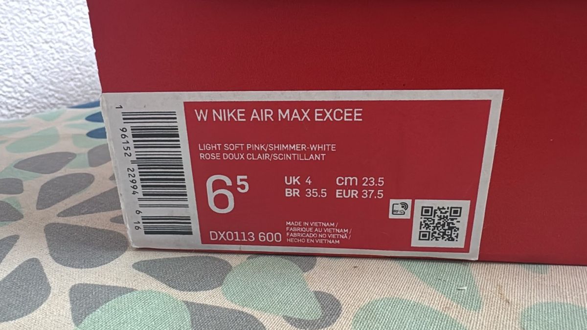 Damenschuhe: Nike Air Max Excee – Neu und originalverpackt aus Zürich von pocchia_kekka 1