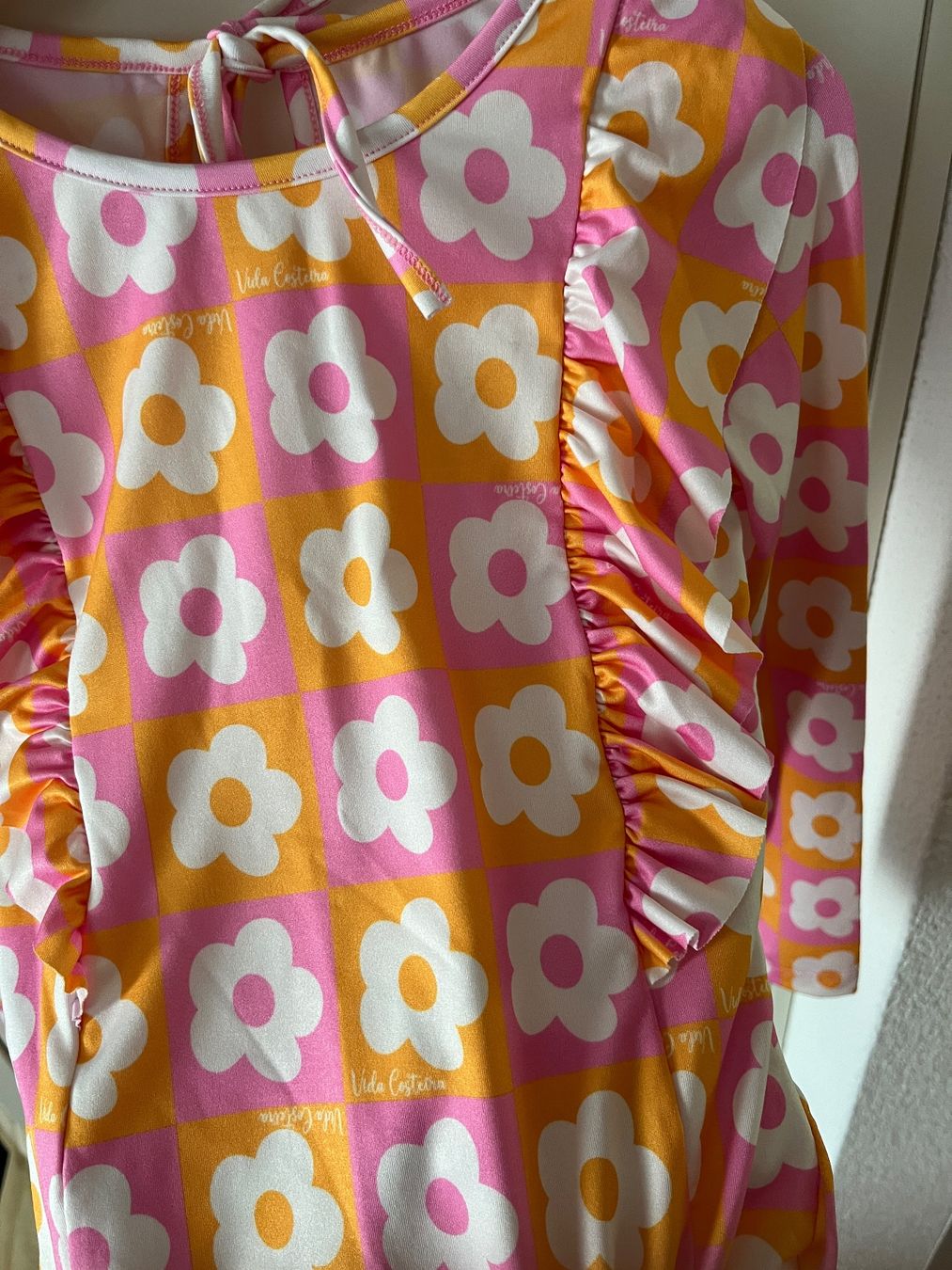 Costumi da bagno & Bikini: UV-Badeanzug Grösse 110/116 Blumenmuster neu – Nuovo (secondo la descrizione) da Dübendorf venduto da gabi.f.silva 2