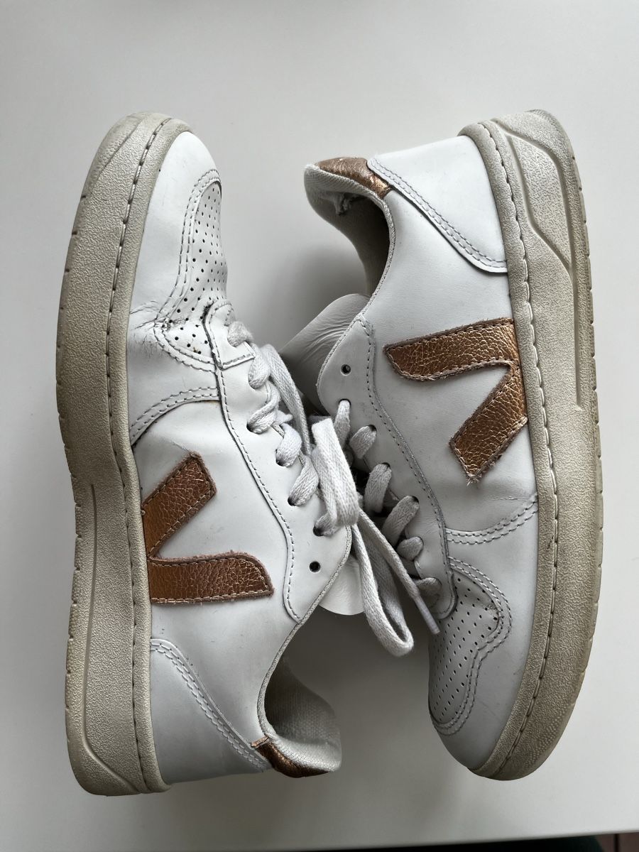 Veja Scarpe da donna: 4 Paar Veja Sneaker V-10 / Esplar Gr. 37 – Usato da Olten venduto da hahnice99 5
