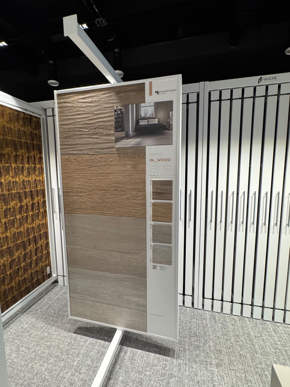 Spielzeuge: PROFESSIONELLES SHOWROOM-DISPLAYMODUL – Gebraucht aus Beckenried von inf_8tgx 2