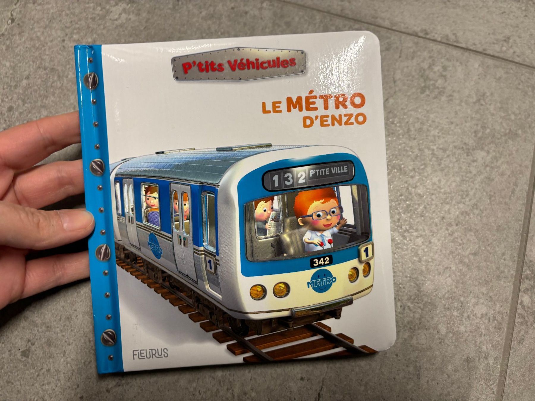 Libri: Livre petit le métro d'Enzo Fleurus – Usato da Salvenach venduto da gwenwywar