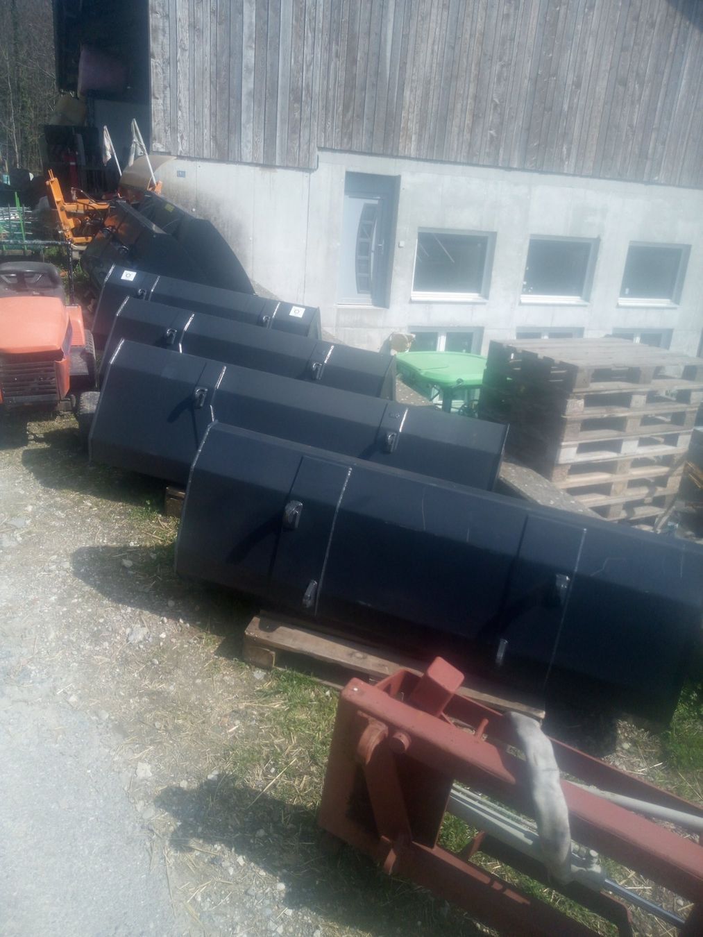 Accessori Trattori &Veicoli agricoli: Frontlader Schaufel 1.80 Meter – Nuovo e nell'imballaggio originale da Rüttenen venduto da Dart4