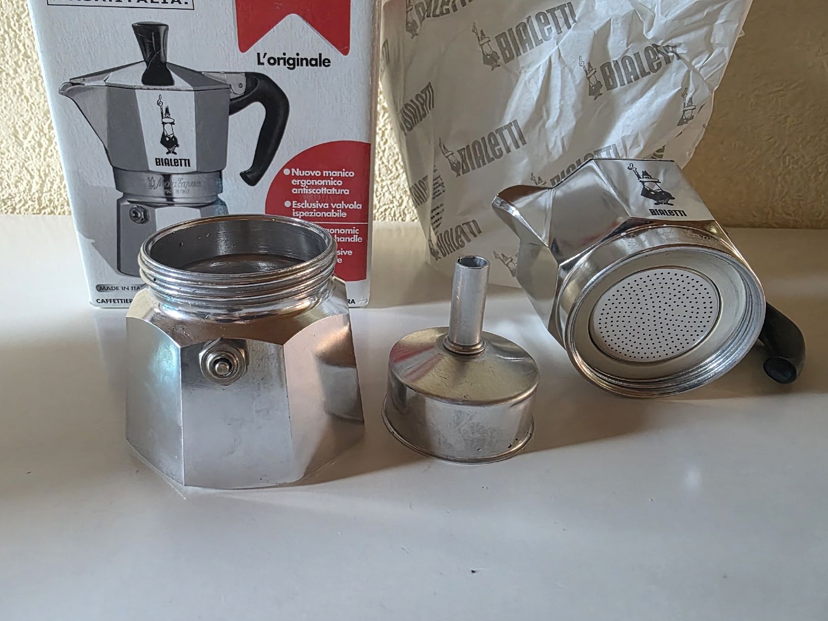 Bialetti Kaffeemaschinen & Espressomaschinen: Espressokocher Bialetti Moka Express 2 – Neu (gemäss Beschreibung) aus Netstal von PRIMISU 2
